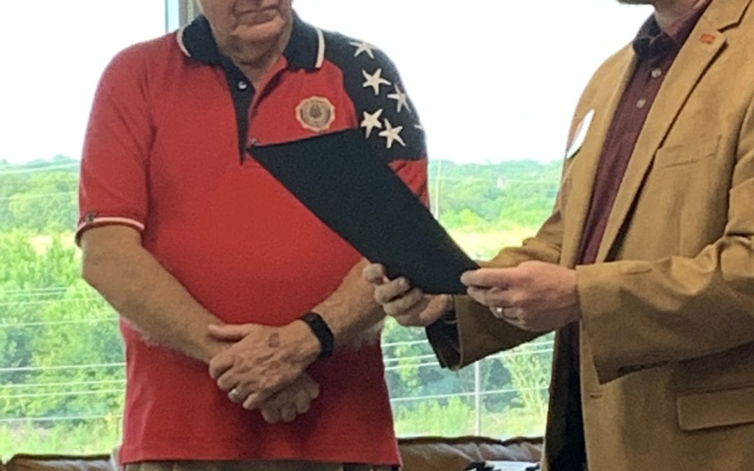 Frisco City Council Mayor Pro Tem Bill Woodard presented a proclamation to Commander Fred Rogers for his dedicated service to the city and its veterans. Photo by Ed Reed.